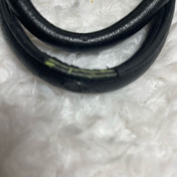 Betsey Johnson off white & Black quilted faux leather satchel with bow accent - Picture 14 of 14